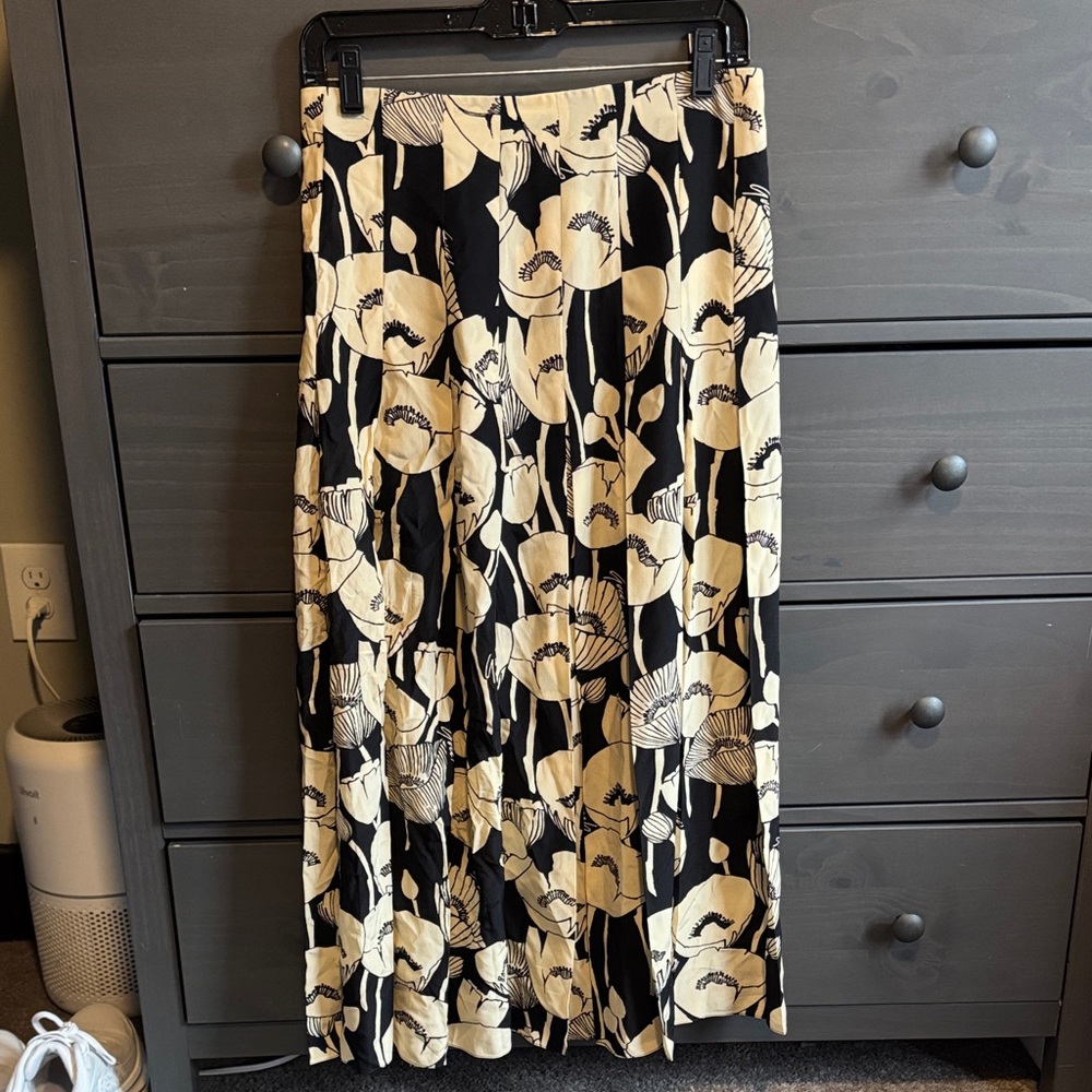 Gucci Floral Black and Cream Women's Skirt